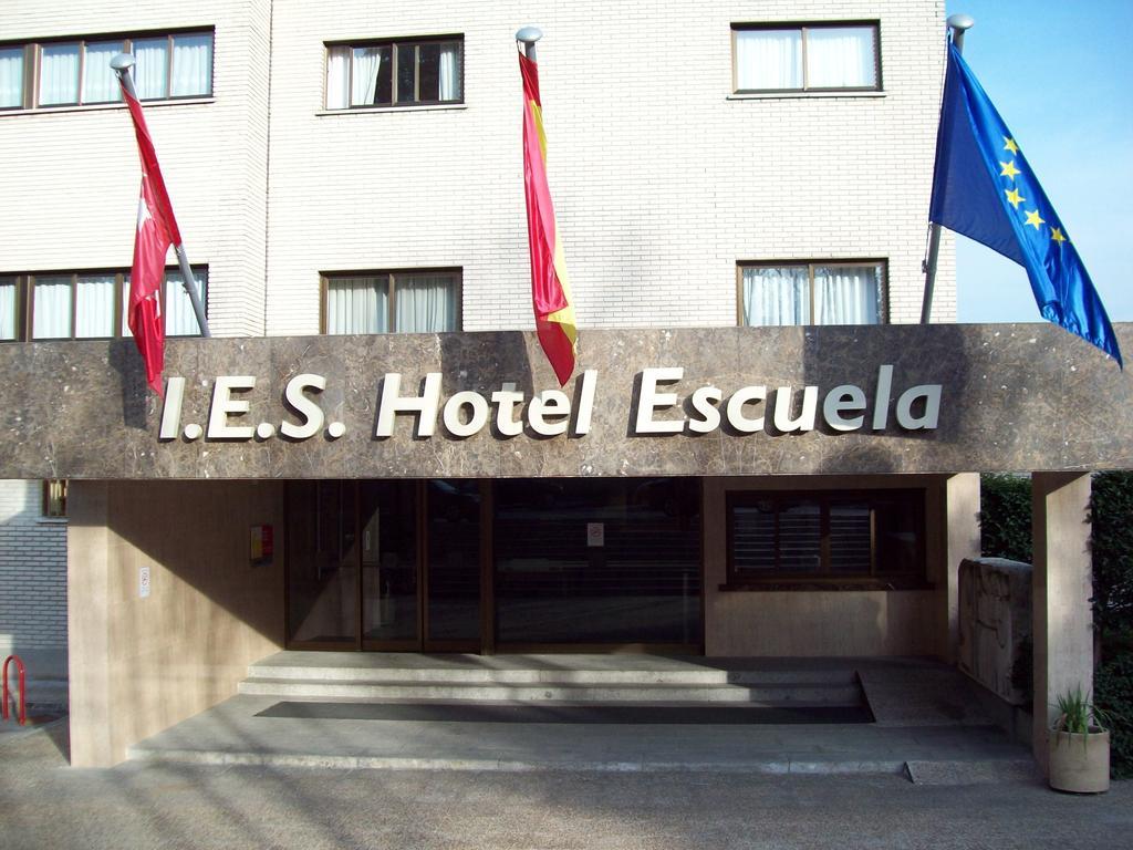 Hotel Escuela Madrid Exterior foto